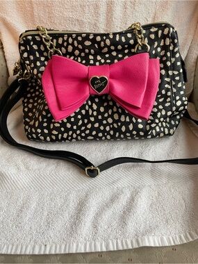 Betsy Johnson Black and White Cheetah print w/ Hot Pink Bow Purse